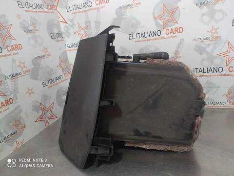 Foto 2ª: Guantera Alfa Romeo Giulietta DISTINCTIVE 105CV 77KW [940A3000] (2011)