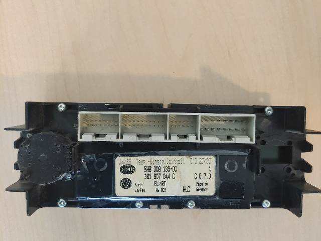 Foto 2ª: Climatizador Volkswagen Golf 1.9 TDI GOLF IV 3P (2000)