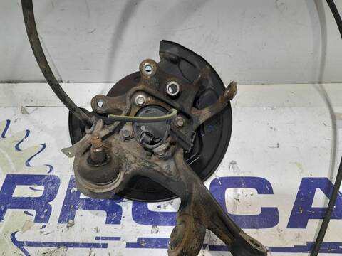 Foto 3ª: Mangueta Trasera Derecha Toyota Avensis 2.2 D-4D CAT 150CV [2ADFTV] (2003)