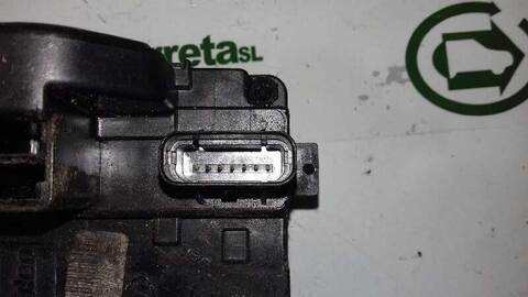 Foto 3ª: Cerradura Puerta Trasera Derecha Kia Ceed CONCEPT 109CV 80KW [G4FA] (2008)