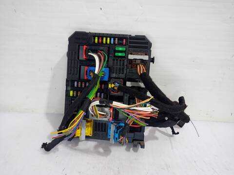 Foto 2ª: Caja Reles Fusibles Peugeot 308 ACTIVE 110CV 81KW [HNZ / HNP] (2020)