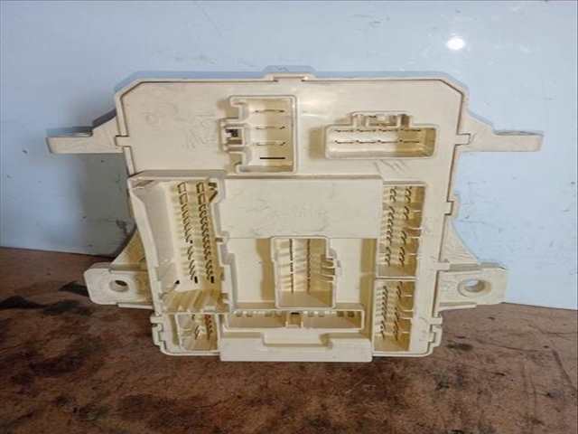 Foto 3ª: Caja Reles Fusibles Hyundai i30 1.6 CRDI CAT 90CV (2007)