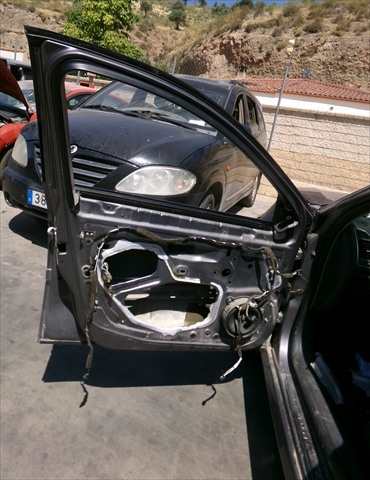 Foto 2ª: Puerta Delantera Izquierda Renault Laguna 1.5 DCI RANCHERA,2007-2015 [K9K57] (2011)