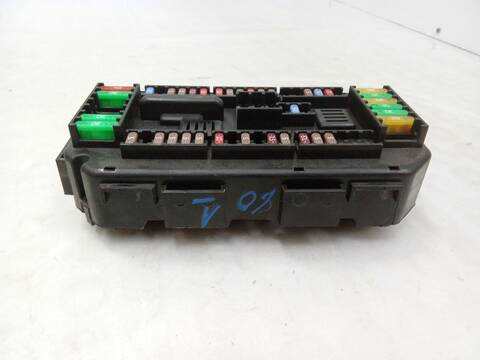 Foto 3ª: Caja Reles Fusibles Bmw Serie 3 318 2.0 D 150CV 110KW F30 F80) [B47 D20 A] (2016)