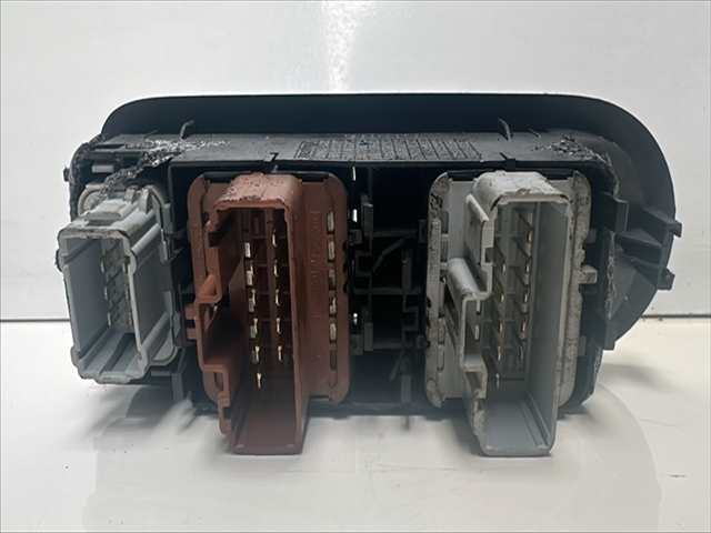 Foto 2ª: Botonera Elevalunas Renault Scenic 1.9 DCI [F9Q 812] (2004)