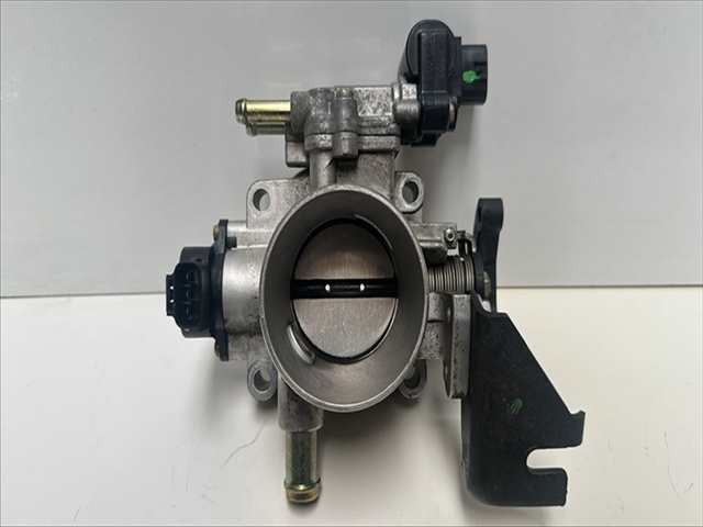 Caja Mariposa Toyota Avensis 1.8 GASOLINA