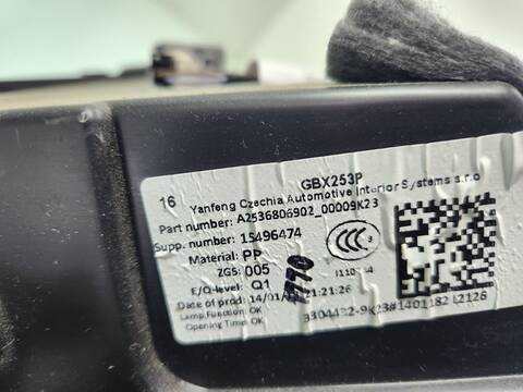 Foto 2ª: Guantera Mercedes Clase G 230 GLC 250 D 4MATIC 253.909) 204CV 150KW [651921] (2024)