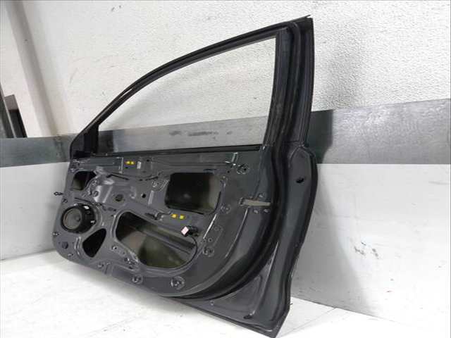 Puerta Delantera Derecha Kia Rio 101 CV 74KW