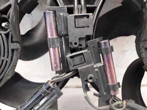 Foto 2ª: Electroventilador Nissan Serena 2.3 DIESEL 75CV 55KW (1995)