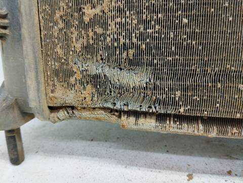 Foto 4ª: Radiador Motor Renault Megane 1.9 D AUTHENTIQUE BERLINA 80CV 59KW I FASE 2 BERLINA BA0) [F9Q Q7] (2001)