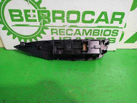 Foto 3ª: Botonera Elevalunas Nissan Qashqai ACENTA 140CV [HR13DDT] (2013)