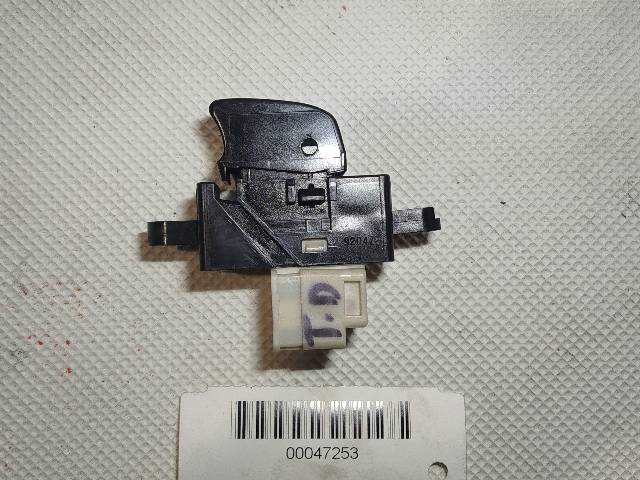 Botonera Elevalunas Nissan Patrol 2.8 TD Y61 TD6