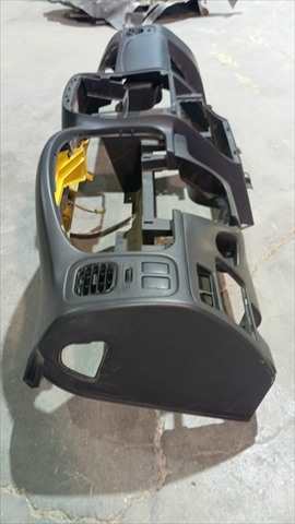 Foto 3ª: Salpicadero Nissan Navara 2.5 TD D22 133CV 4X4 [YD25] (2005)