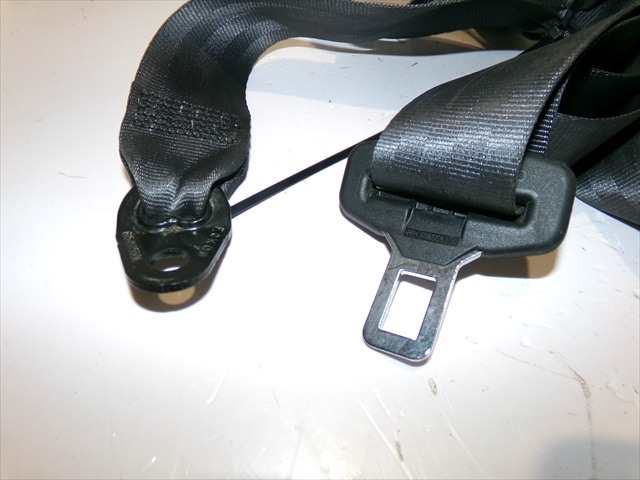 Foto 3ª: Cinturón Trasero Derecho Opel Astra 1.4 G MODELO J,2013-2016 [A14NET] (2014)