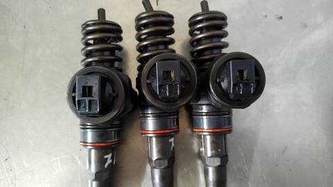 Foto 4ª: Inyectores Volkswagen Polo TRENDLINE 75CV 55KW [AMF] (2004)