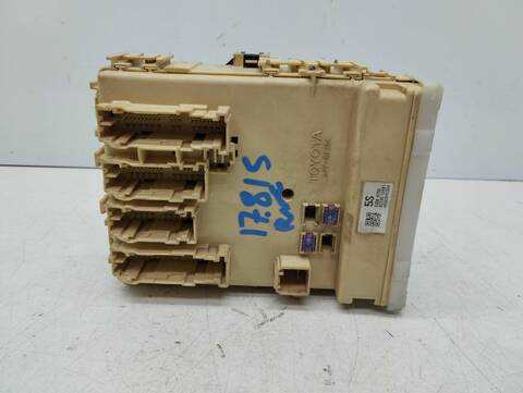 Caja Reles Fusibles Toyota Auris 1.8 16V HIBRIDO) 99CV 73KW