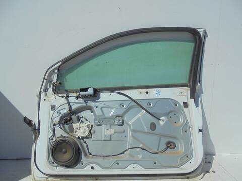 Foto 4ª: Puerta Delantera Derecha Ford Focus S BERLINA 136CV 100KW [G6DA] (2006)