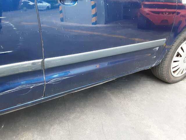 Foto 2ª: Puerta Delantera Derecha Seat Alhambra 1.900 TDI115CV/85KW 0CV [AUY] (2004)