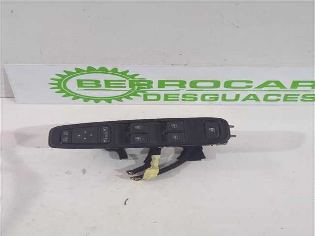 Botonera Elevalunas Dacia Duster 1.0 TCE 90 91CV