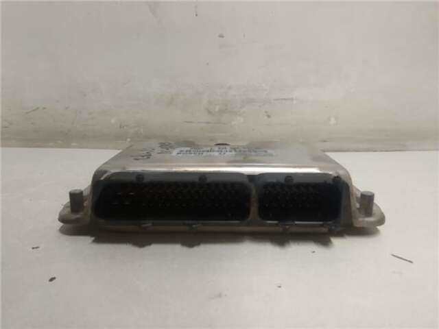 Centralita Motor ECU Volkswagen Golf 1.4 CONCEPTLINE (E) [1.4 LTR. - 55 KW 16V]