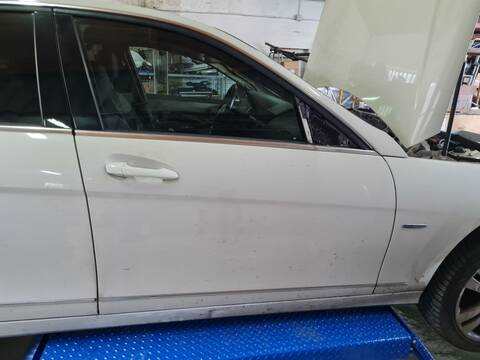 Puerta Delantera Derecha Mercedes Clase C 160 C 220 CDI 204.008) BERLINA 170CV 125KW