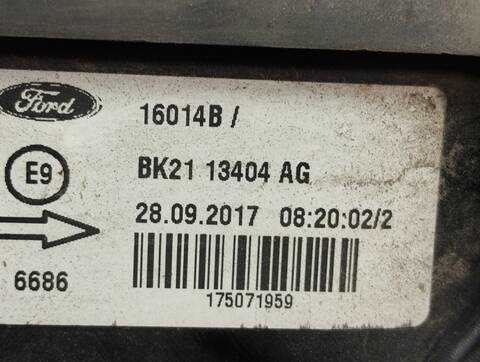 Foto 3ª: Piloto Trasero Derecho Ford Transit 300 L1 TOURNEO SPORT 170CV 125KW [YNFS] (2017)