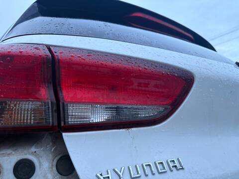 Piloto Portón Izquierdo Hyundai i30 G3LC