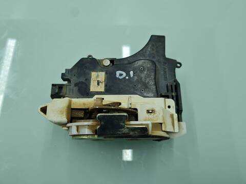 Cerradura Puerta Delantera Izquierda Mitsubishi L200 2.5 DI-D CAT 136CV 100KW
