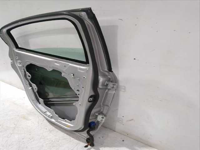 Foto 3ª: Puerta Trasera Izquierda Alfa Romeo Giulietta 1.6 JTDM 940FXD1A) 105CV [940 A3.000] (2010)