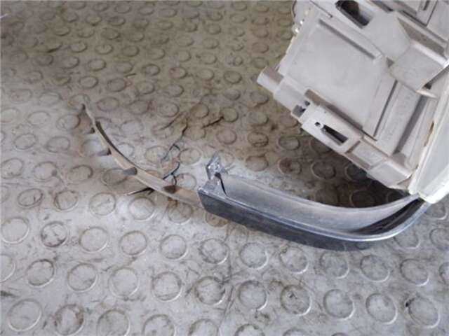 Foto 2ª: Faro Derecho Mercedes Clase C 160 2.8 280 (202.028) [2.8 LTR. - 142 KW 24V CAT] [M 104.941]