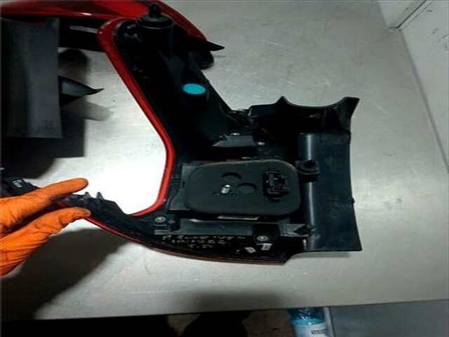 Foto 3ª: Piloto Trasero Derecho Peugeot 2008 1.6 GT LINE [1.6 LTR. - 88 KW BLUE-HDI FAP]