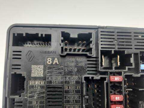 Foto 3ª: Caja Reles Fusibles Dacia Sandero 1.0 TCE 90 91CV 67KW [H4D 470] (2021)