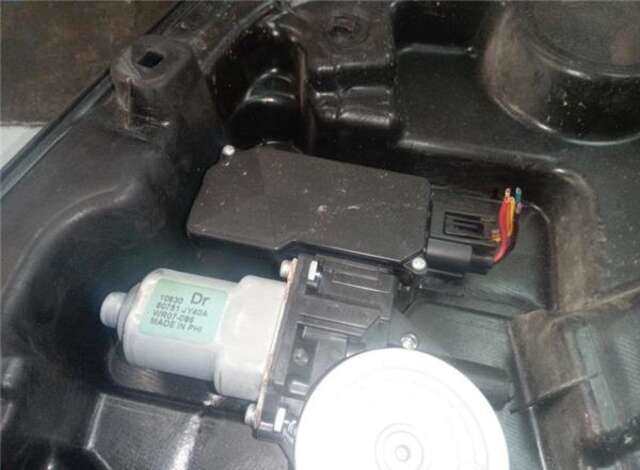 Foto 3ª: Elevalunas Eléctrico Delantero Izquierdo Renault Koleos 2.0 DYNAMIQUE [2.0 LTR. - 110 KW DCI DIESEL FAP] [M9R865]