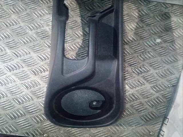 Foto 2ª: Consola Central Toyota Yaris HYBRID ACTIVE 101CV 74KW [1NZ] (2019)