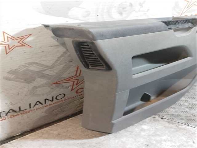 Foto 2ª: Tapizados Cartoneras Volkswagen Transporter D T5 FURGONETA CAJA CERRADA BATALLA LARGA) (2003)