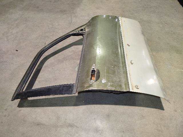 Foto 2ª: Puerta Delantera Derecha Nissan Patrol 2.8 TD Y61 TD6 [RD28ETI] (1999)