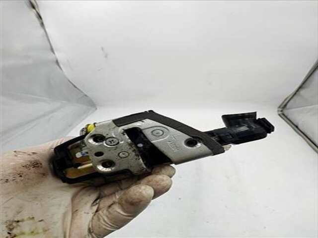 Cerradura Puerta Delantera Izquierda Toyota Corolla 2.2 D-4D SPORT [2.2 LTR. - 130 KW D-CAT]