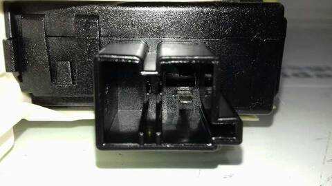 Foto 3ª: Elevalunas Eléctrico Trasero Derecho Audi Q7 3.0 TDI 233CV 171KW [BUG] (2007)
