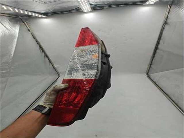 Foto 3ª: Piloto Trasero Derecho Fiat Doblo 1.9 JTD ELX DYNAMIC 74KW