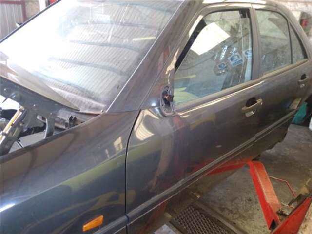 Puerta Delantera Izquierda Mercedes Clase C 160 2.8 280 (202.028) [2.8 LTR. - 142 KW 24V CAT]