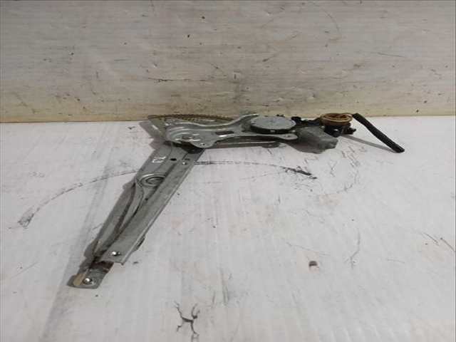 Foto 3ª: Elevalunas Manual Trasero Derecho Toyota Corolla 2.2 D-4D AUR10_) 177CV [2AD-FHV] (2004)