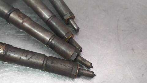 Foto 3ª: Inyectores Renault Mascott FG 120. 35/55/65 CABINA INDIVIDUAL 116CV 85KW [ZD3A604] (2006)