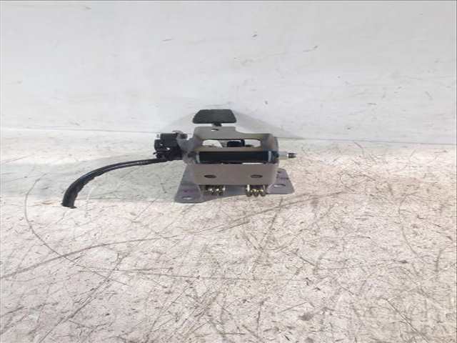 Foto 2ª: Pedal Embrague Hyundai i20 1.0 T-GDI 101CV [G3LE] (2020)