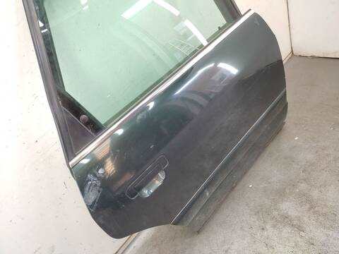 Foto 3ª: Puerta Trasera Derecha Audi 80 90 136CV 100KW