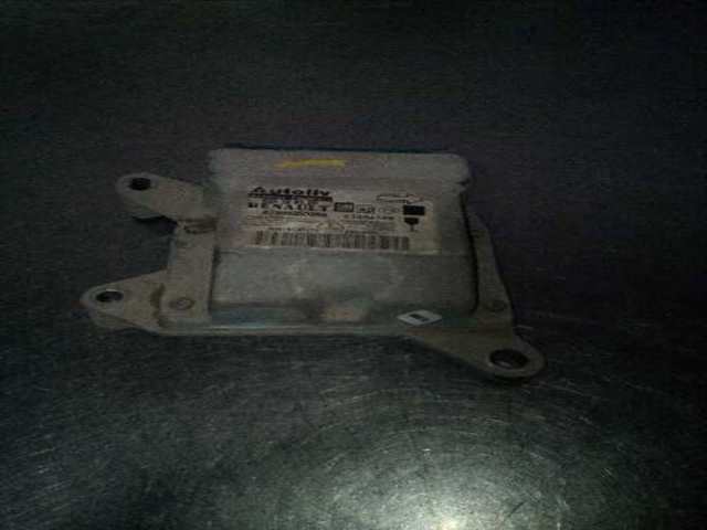 Centralita Airbag Renault Trafic L1H1 CAJA CERRADA CORTO 101CV 74KW