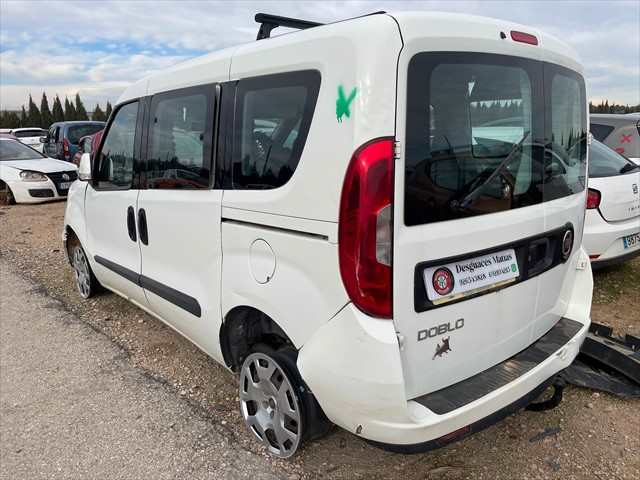 Foto 2ª: Piloto Trasero Izquierdo Fiat Doblo 1.6 D 95cv [263A7000] (2016)