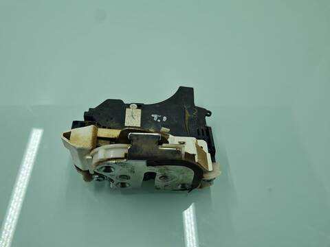 Cerradura Puerta Trasera Izquierda Mitsubishi L200 2.5 DI-D CAT 136CV 100KW