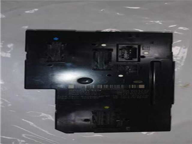 Foto 3ª: Caja Reles Fusibles Mercedes Clase C 160 C 220 CDI BLUEEFFICIENCY SPECIAL EDITION BERLINA 170CV 125KW (2013)