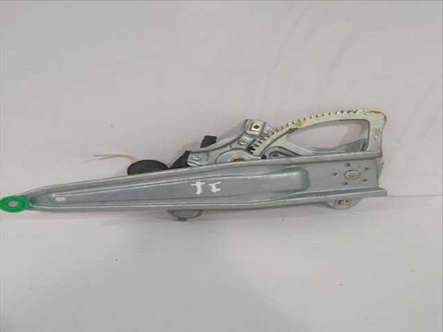 Foto 3ª: Elevalunas Manual Trasero Izquierdo Toyota Yaris ACTIVE 112CV [2NRFKE] (2017)