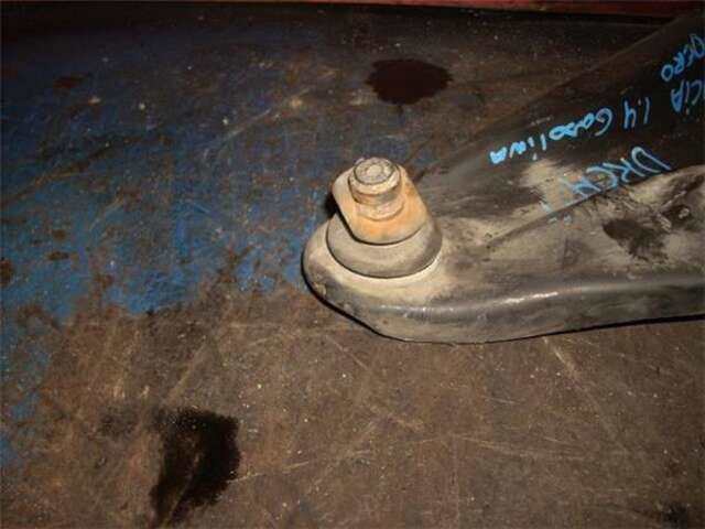 Foto 3ª: Brazo Suspension Delantero Derecho Dacia Sandero 1.2 16V [D4F 732]